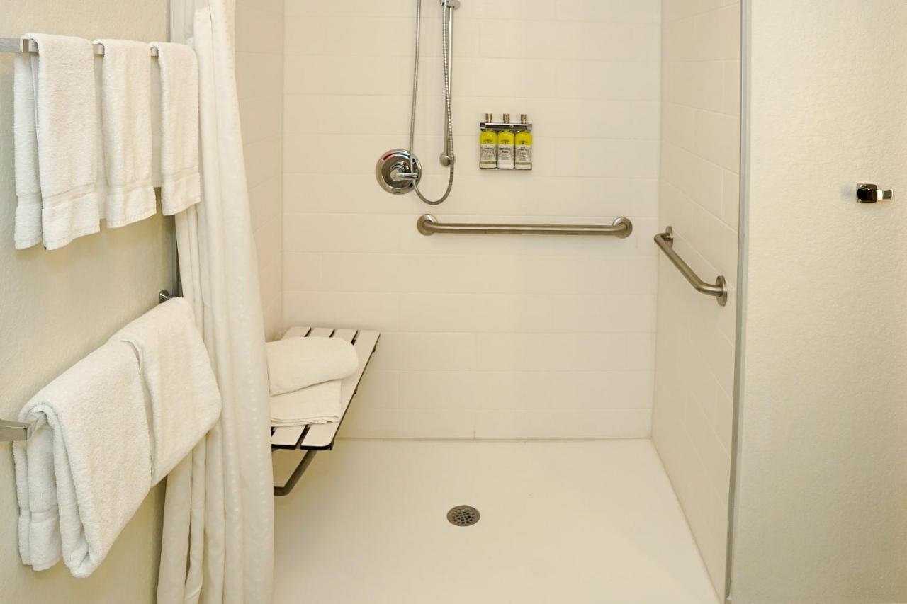 Hotel Express & - Medical Campus By Ihg Aurora